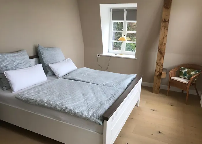 Schmuckstueck In Ostseenaehe